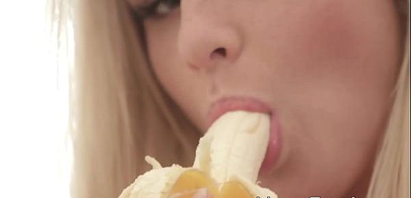  Gorgeous thick lady plays with a banana and shows her body